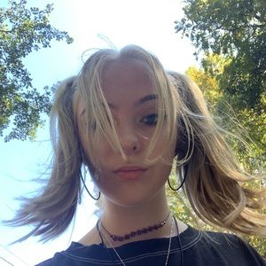 Meet your Posher, Annie